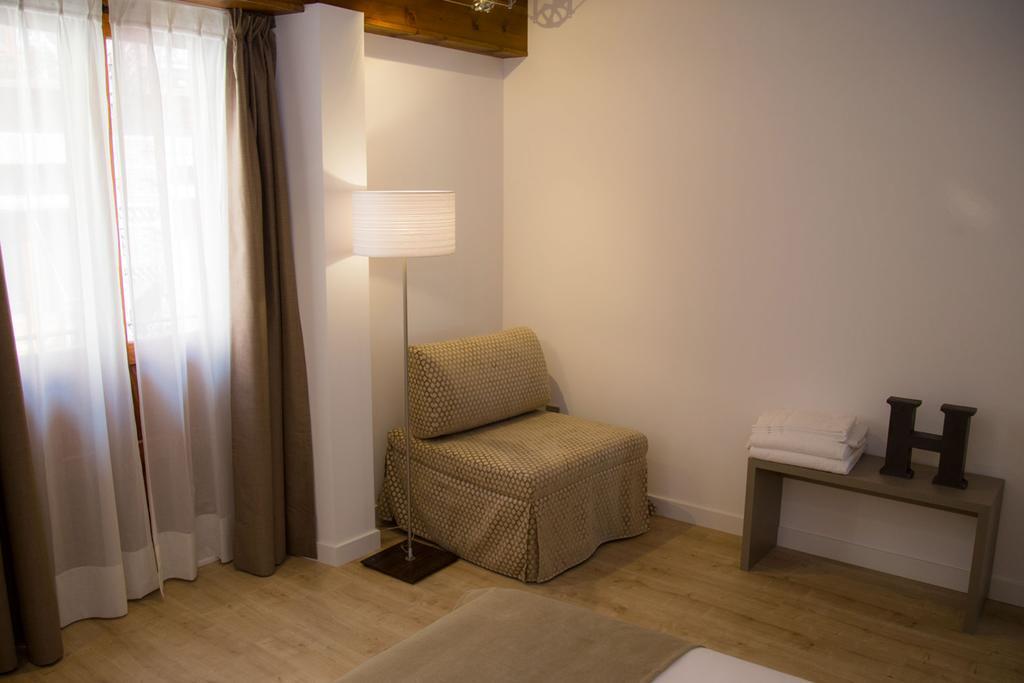 Hab Urban Hostel Segovia Zimmer foto