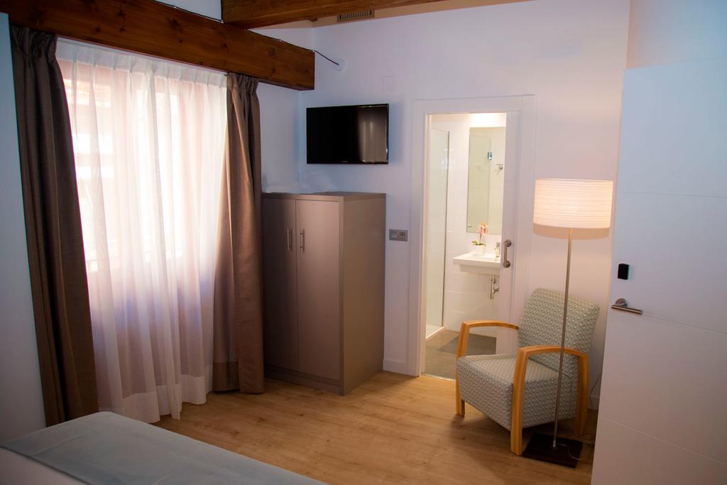 Hab Urban Hostel Segovia Zimmer foto
